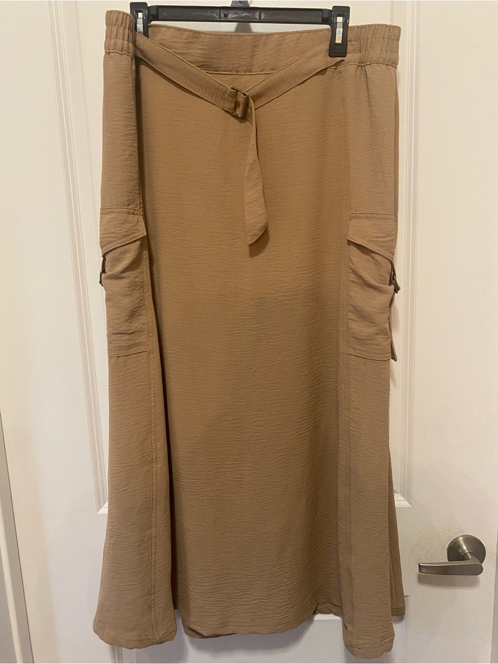 Relaxed Tan Maxi Skirt with Cargo Pockets